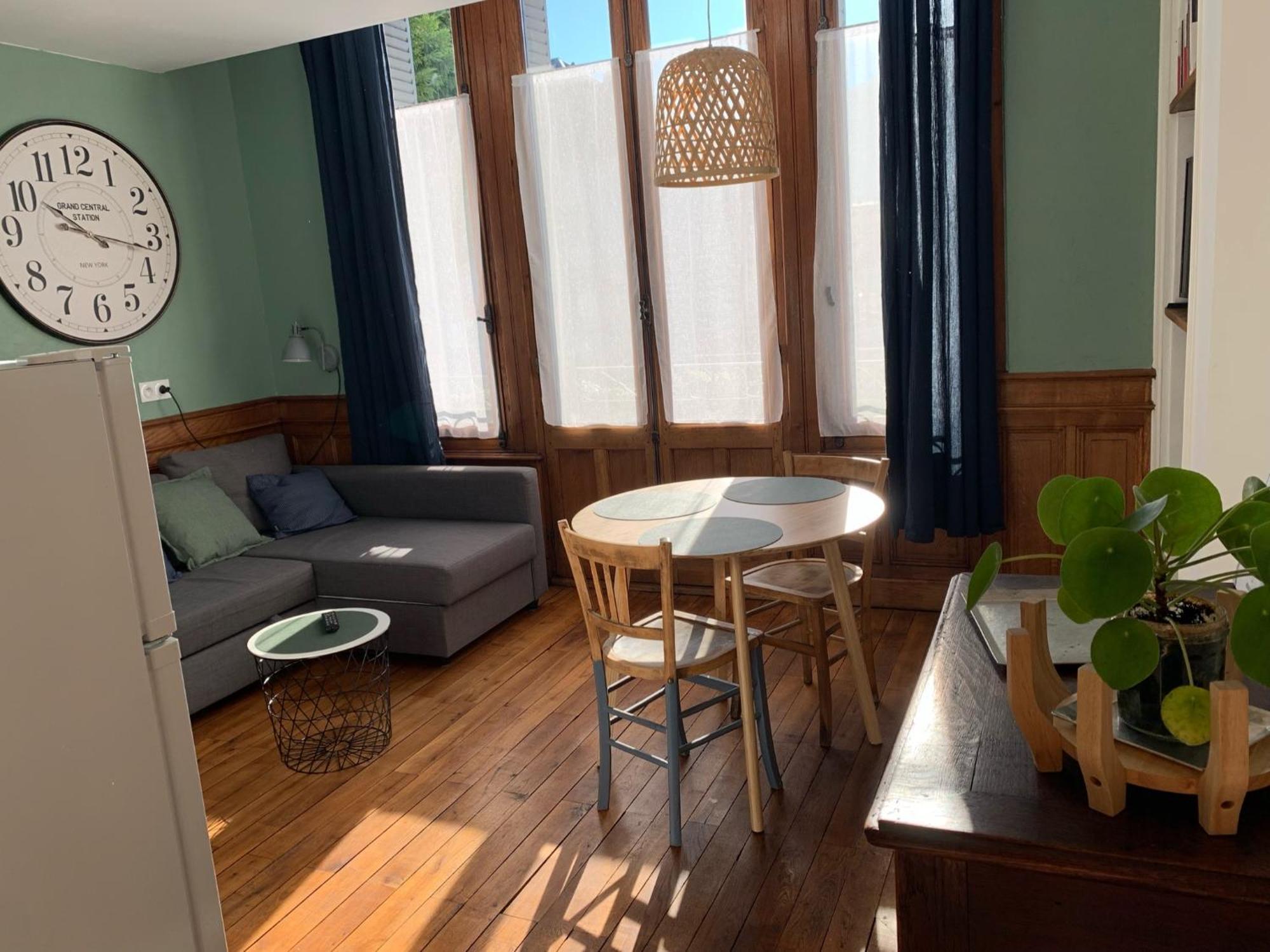 A Deux Pas De La Gare, La Maison Rouge * Albertville